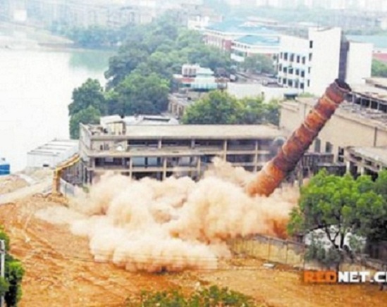 煙囪爆破拆除 技術(shù)高超 準(zhǔn)確快捷