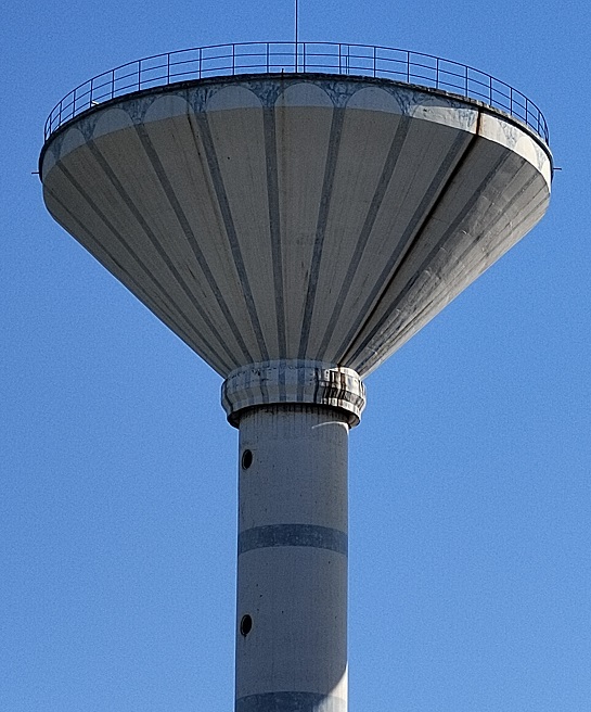 水塔拆除公司——專業(yè)安全拆除，讓風(fēng)險(xiǎn)無處遁形