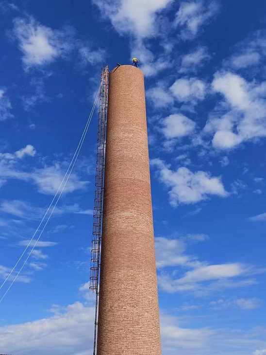 高空拆除作業(yè):專業(yè)安全防范措施全解析